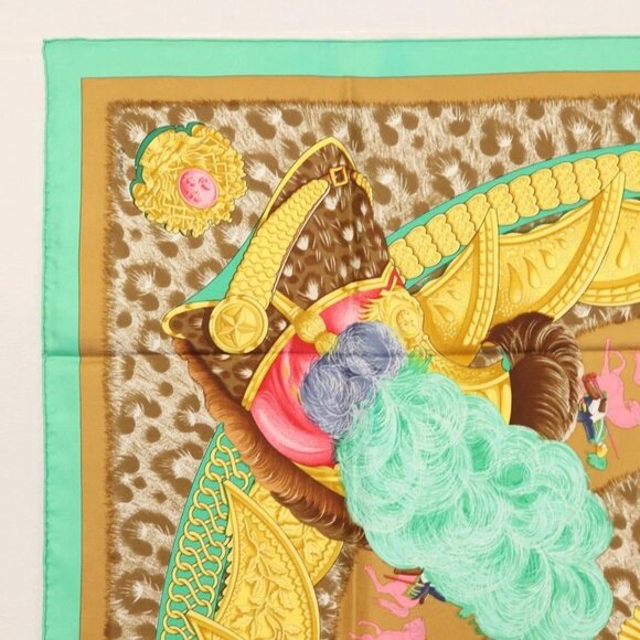 HERMES Carre 90 Scarf ""CASQUES et PLUMETS"" Silk Green Auth sw1609 - Picture 2 of 14
